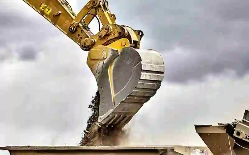Équipement pour machines de construction – godets, marteaux
