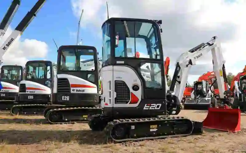 Mini-pelle – idéale pour les travaux dans les espaces restreints