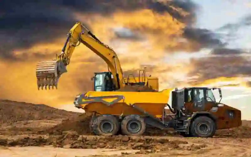Camion-benne pour le transport sur le chantier